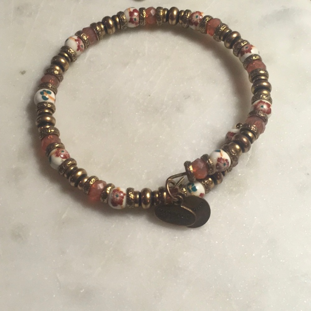 Two bracelets - Picture 5 of 5